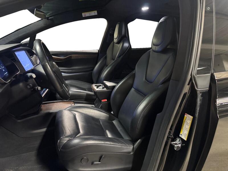 Tesla Model X vaihtoauto