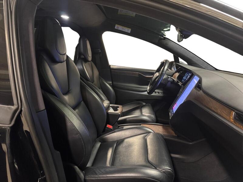 Tesla Model X vaihtoauto