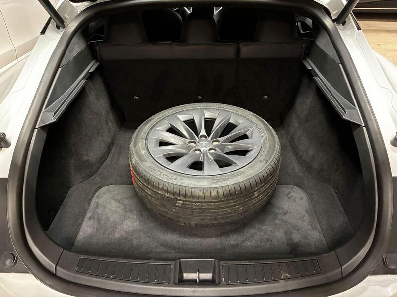 Tesla Model S vaihtoauto