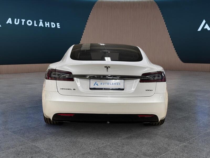 Tesla Model S vaihtoauto