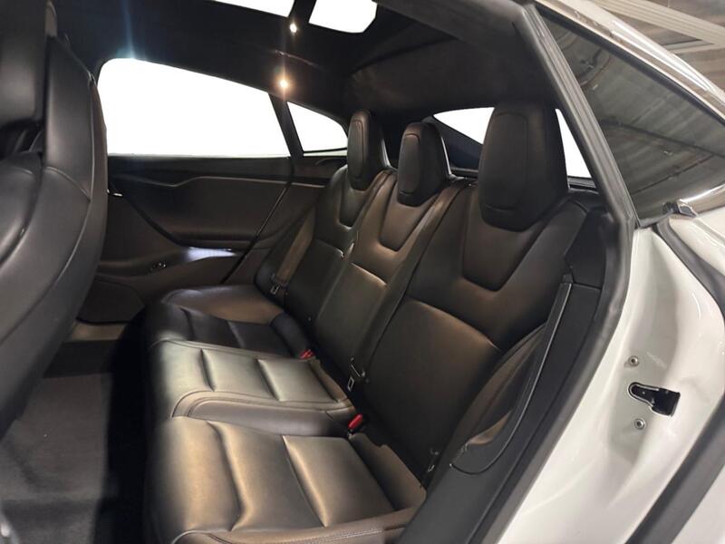Tesla Model S vaihtoauto