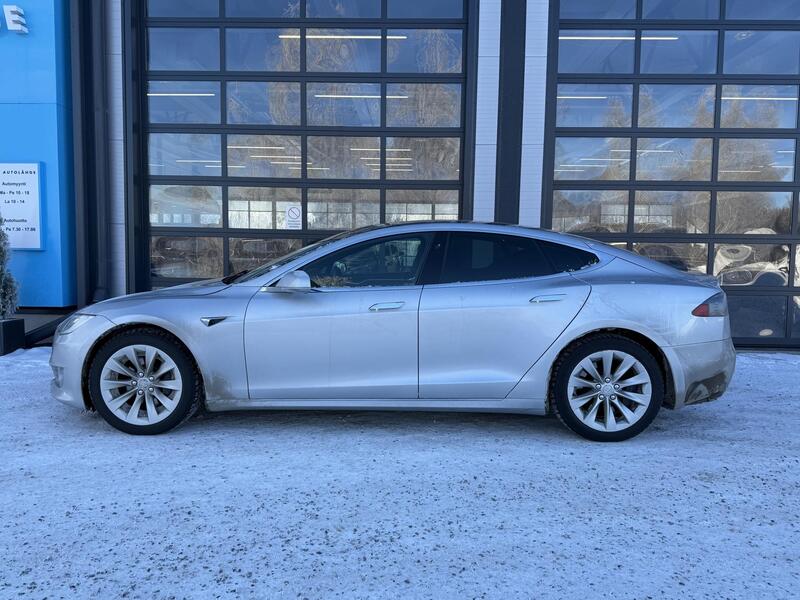 Tesla Model S vaihtoauto