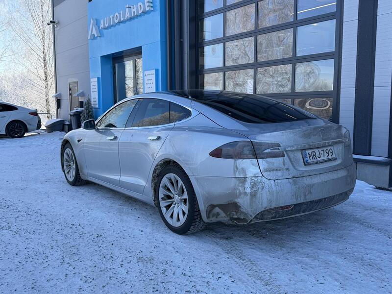 Tesla Model S vaihtoauto