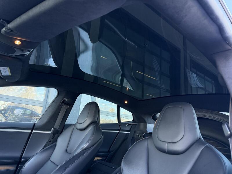 Tesla Model S vaihtoauto