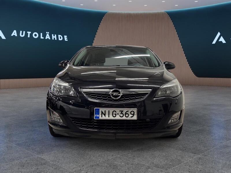 Opel Astra vaihtoauto