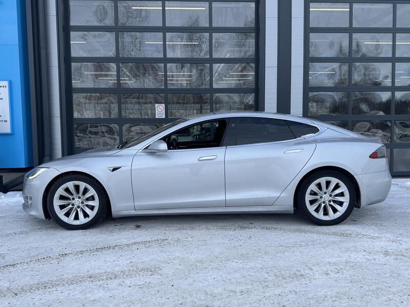 Tesla Model S vaihtoauto