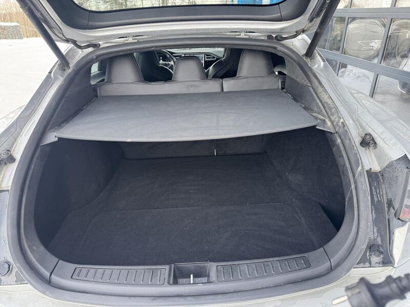 Tesla Model S vaihtoauto