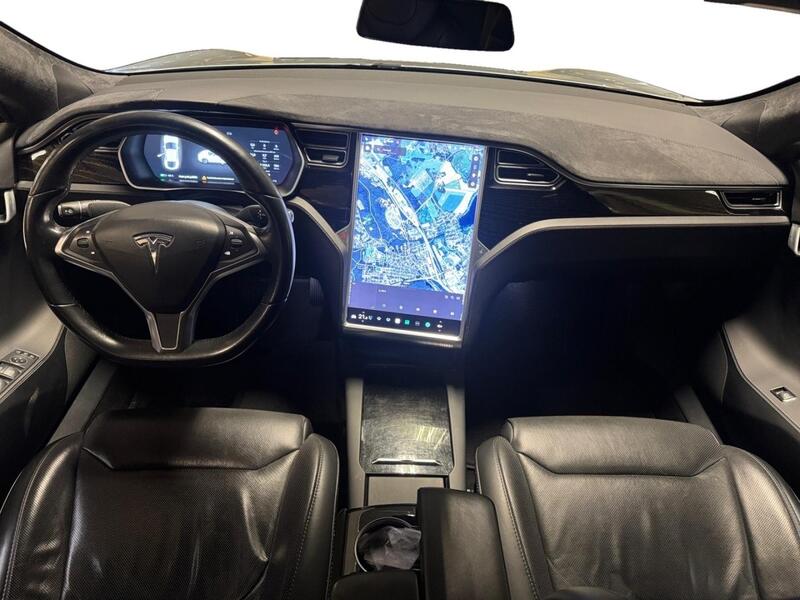 Tesla Model S vaihtoauto