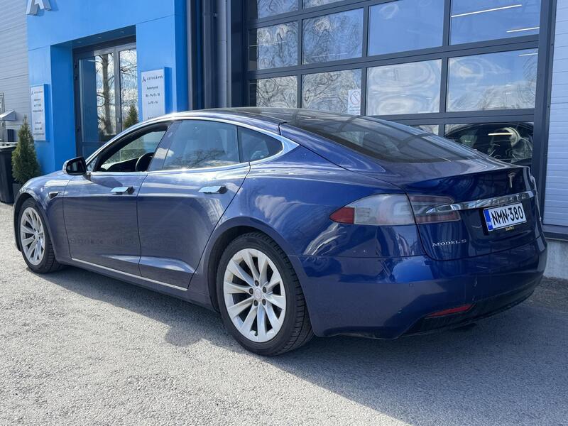 Tesla Model S vaihtoauto