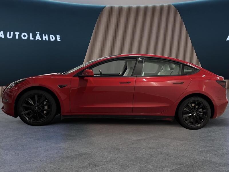 Tesla Model 3 vaihtoauto