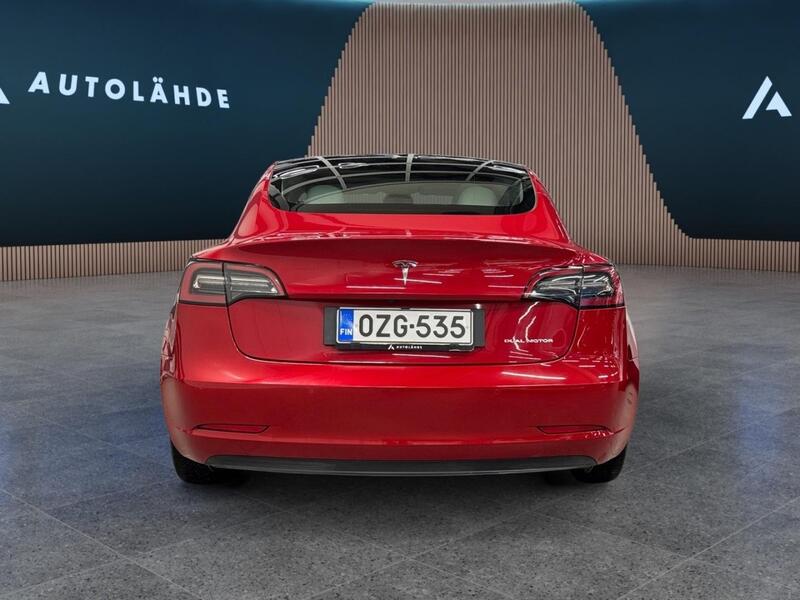Tesla Model 3 vaihtoauto