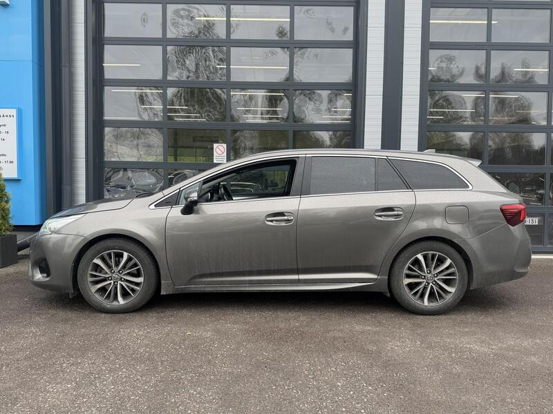 Toyota Avensis vaihtoauto