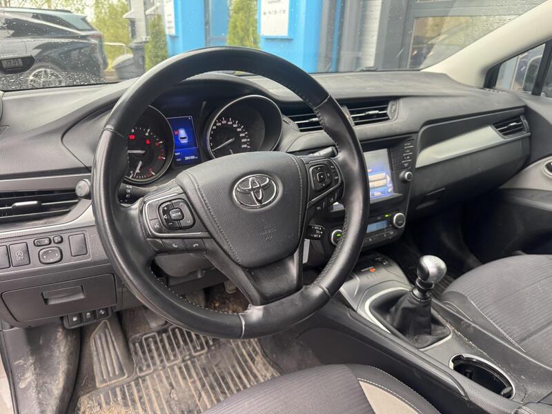 Toyota Avensis vaihtoauto