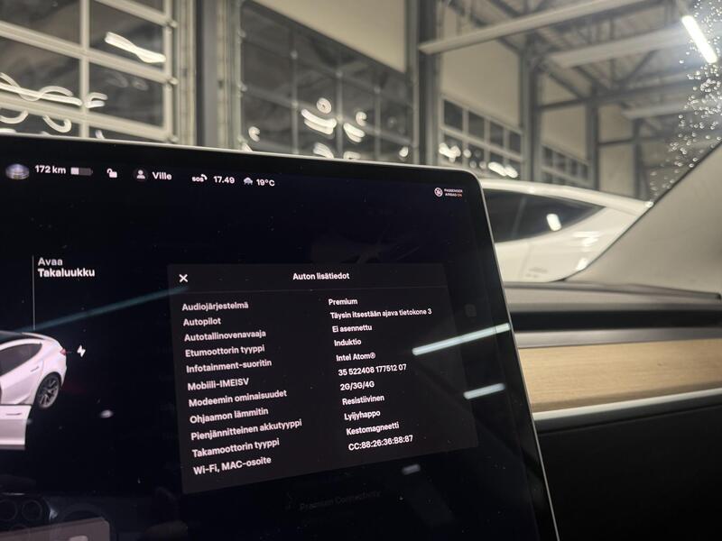 Tesla Model 3 vaihtoauto