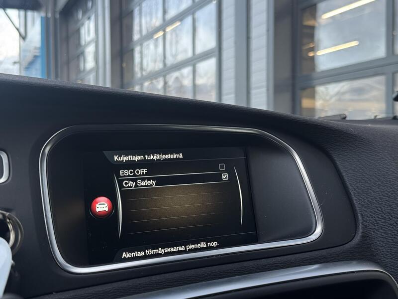 Volvo V40 Cross Country vaihtoauto