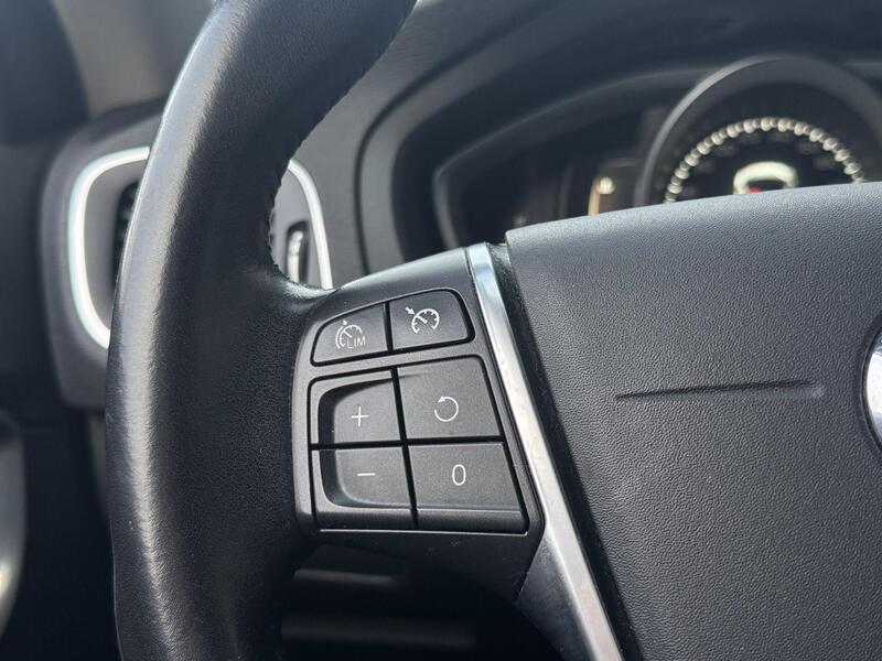 Volvo V40 Cross Country vaihtoauto