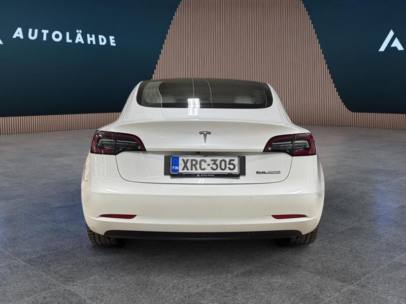 Tesla Model 3 vaihtoauto