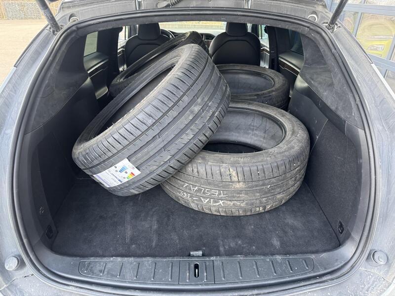 Tesla Model X vaihtoauto