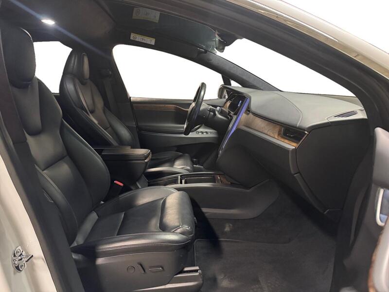 Tesla Model X vaihtoauto