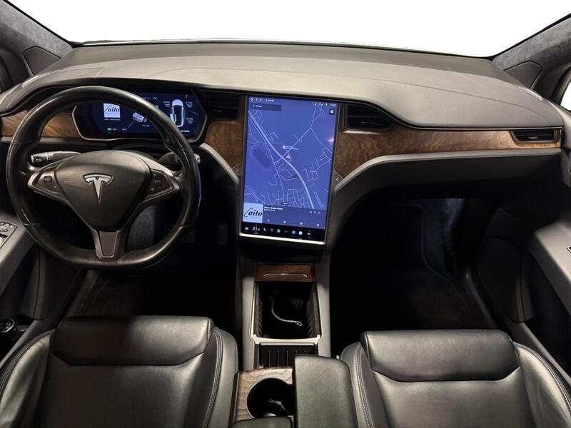 Tesla Model X vaihtoauto