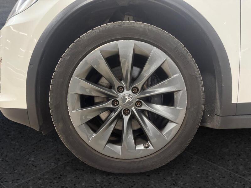 Tesla Model X vaihtoauto