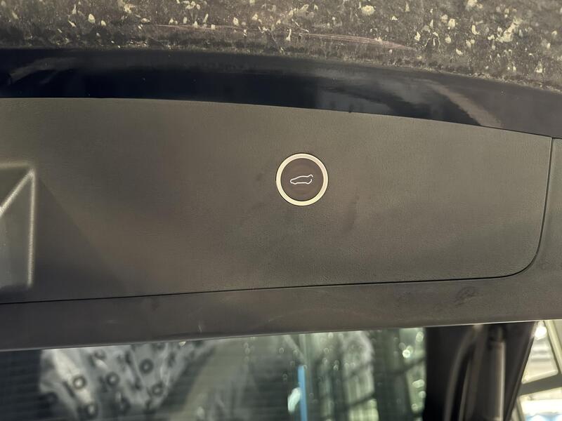 Tesla Model X vaihtoauto