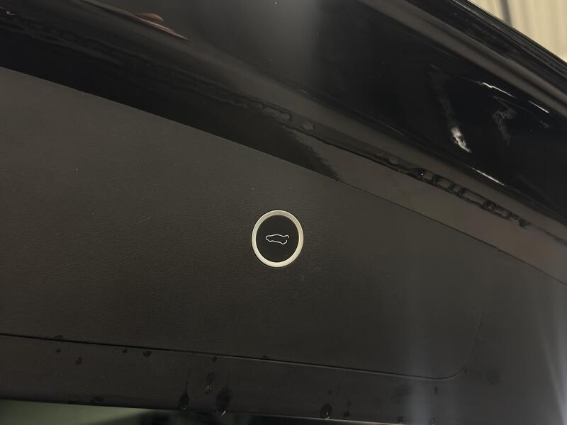 Tesla Model X vaihtoauto