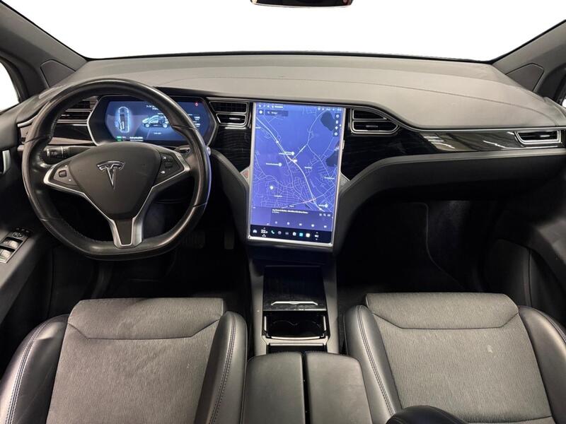 Tesla Model X vaihtoauto