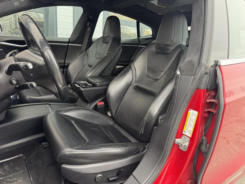 Tesla Model S vaihtoauto