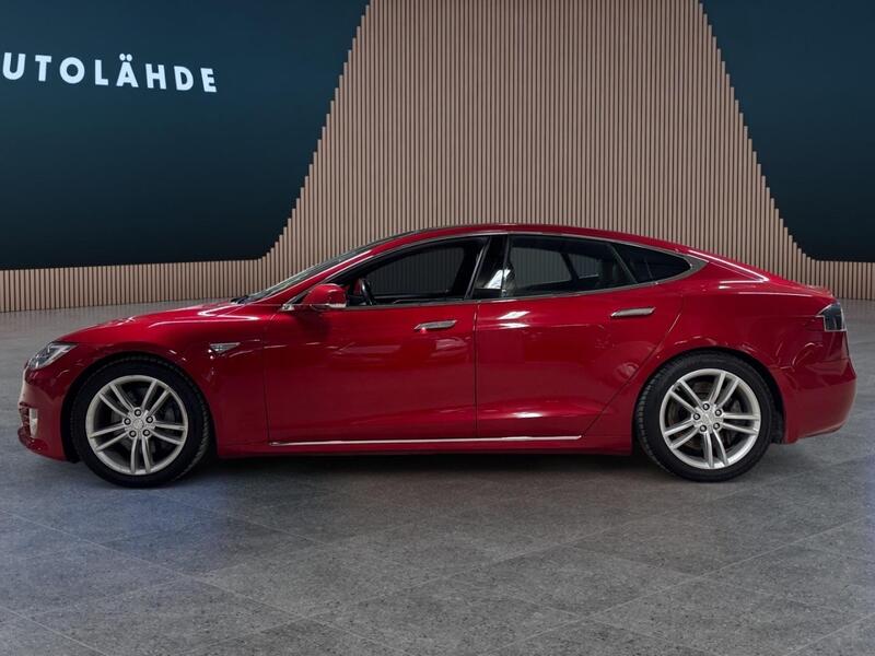 Tesla Model S vaihtoauto