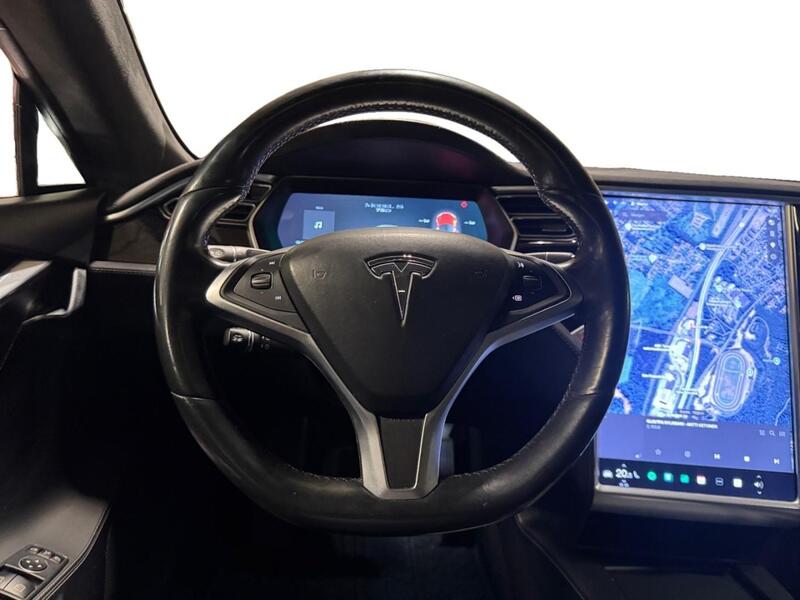 Tesla Model S vaihtoauto