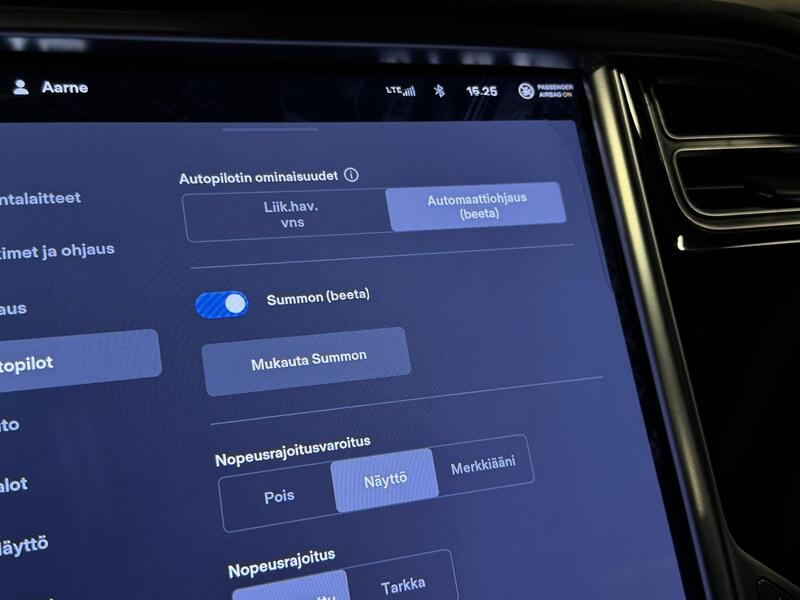 Tesla Model S vaihtoauto