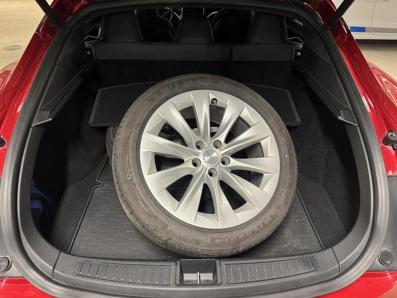 Tesla Model S vaihtoauto