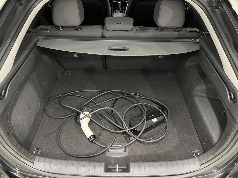 Hyundai IONIQ plug-in vaihtoauto