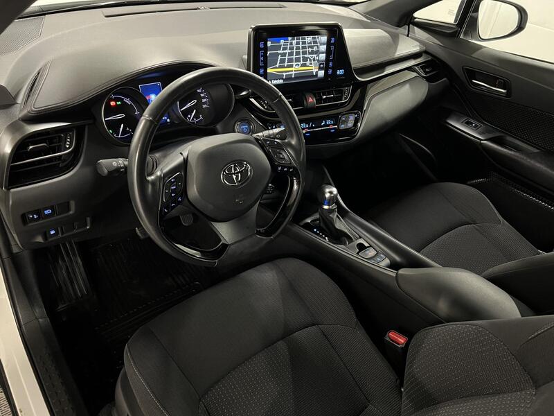 Toyota C-HR vaihtoauto