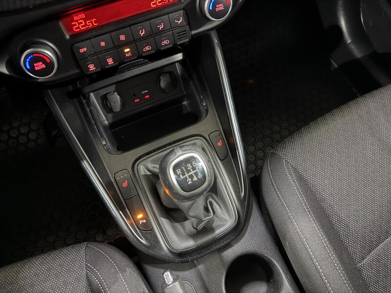 Kia Carens vaihtoauto