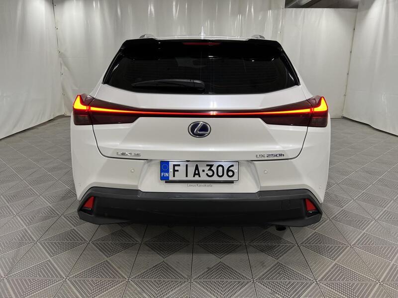 Lexus UX vaihtoauto