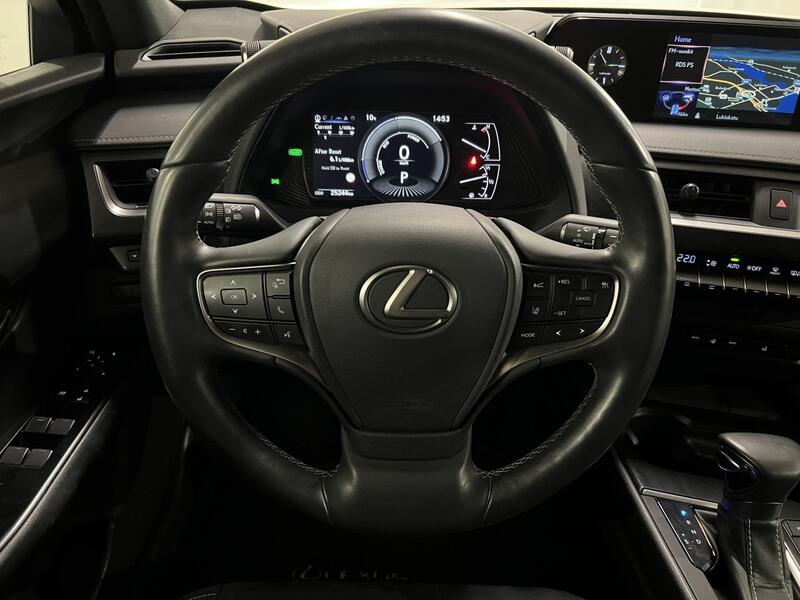 Lexus UX vaihtoauto