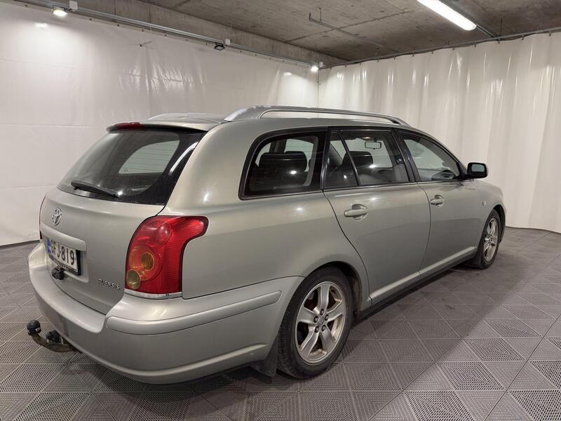 Toyota Avensis vaihtoauto