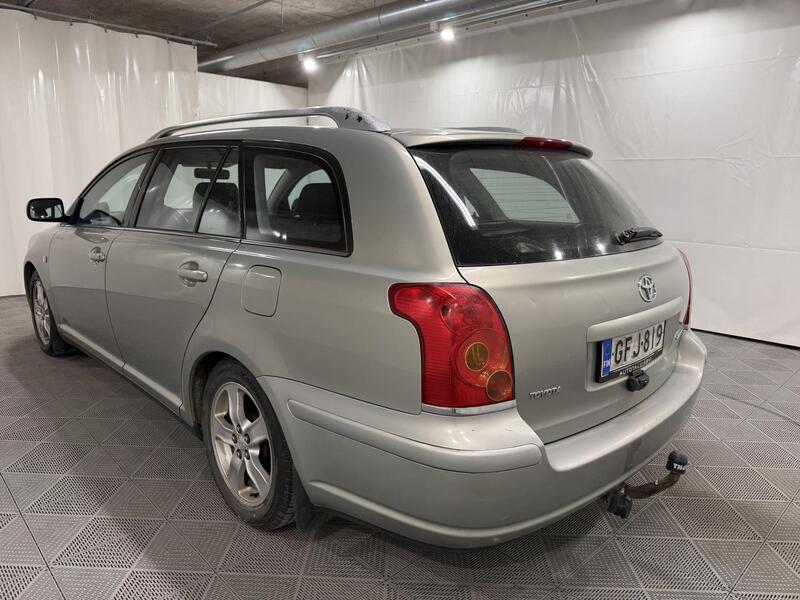 Toyota Avensis vaihtoauto