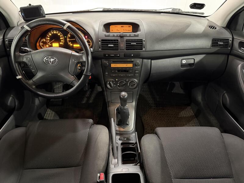 Toyota Avensis vaihtoauto