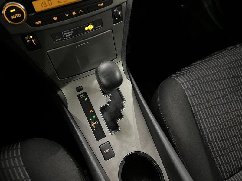 Toyota Avensis vaihtoauto