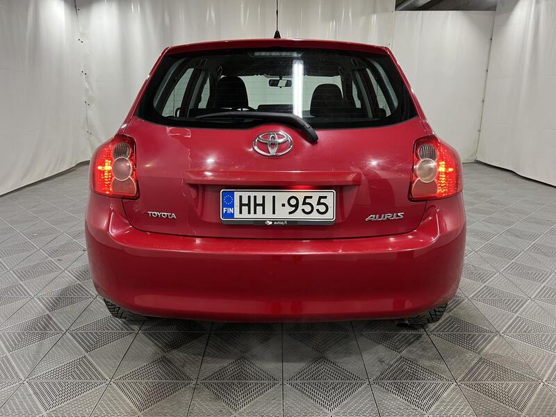 Toyota Auris vaihtoauto