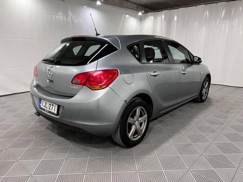 Opel Astra vaihtoauto