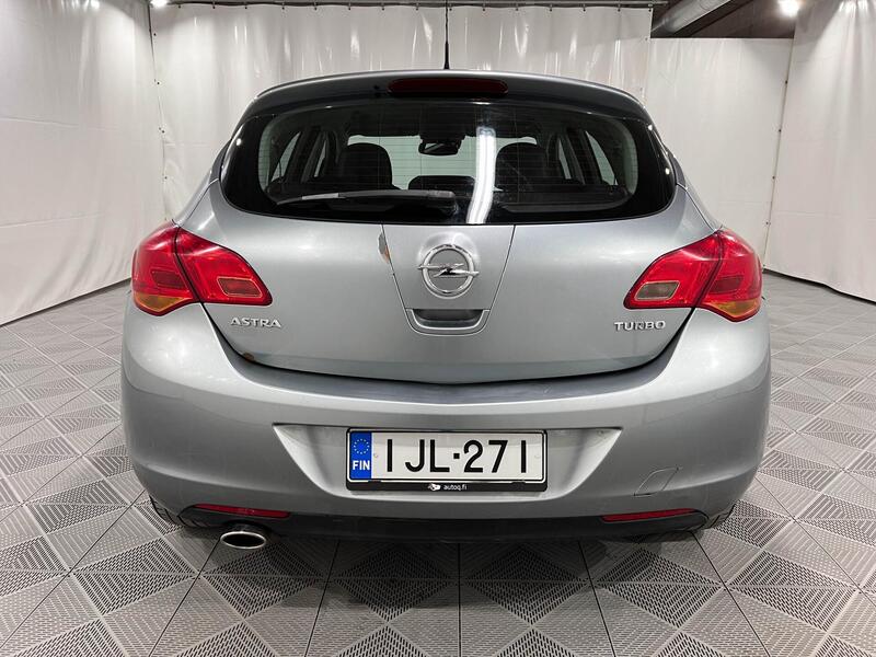 Opel Astra vaihtoauto