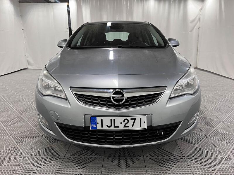 Opel Astra vaihtoauto