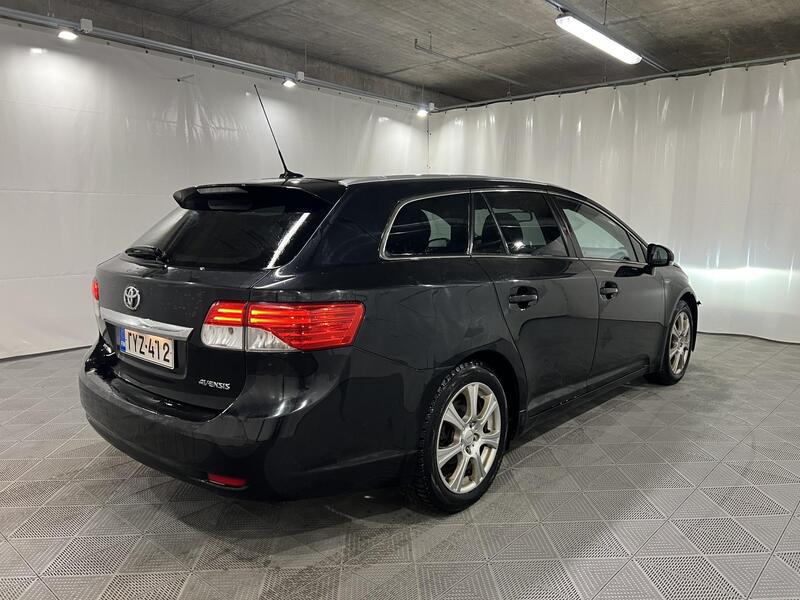 Toyota Avensis vaihtoauto