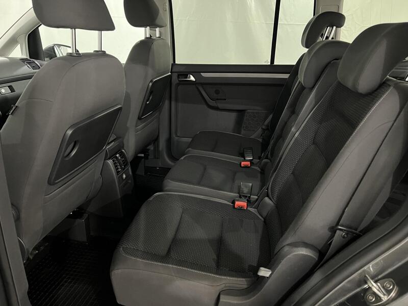 Volkswagen Touran vaihtoauto