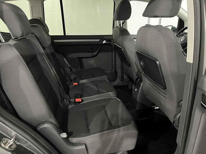 Volkswagen Touran vaihtoauto