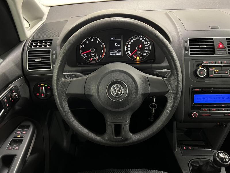 Volkswagen Touran vaihtoauto
